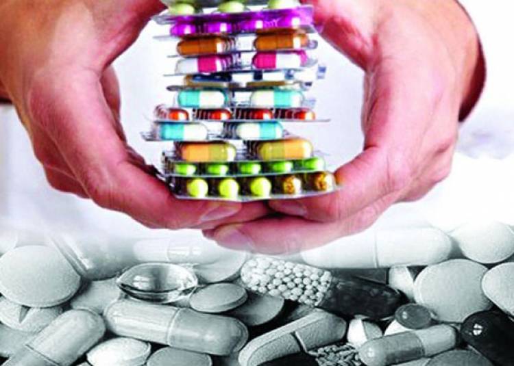 दवा कंपनियों को बड़ा झटका, 343 एफडीसी दवाओं पर प्रतिबंध की सिफारिश